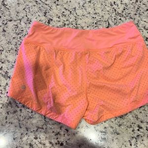 Size 6 speed up lululemon shorts 4 in.